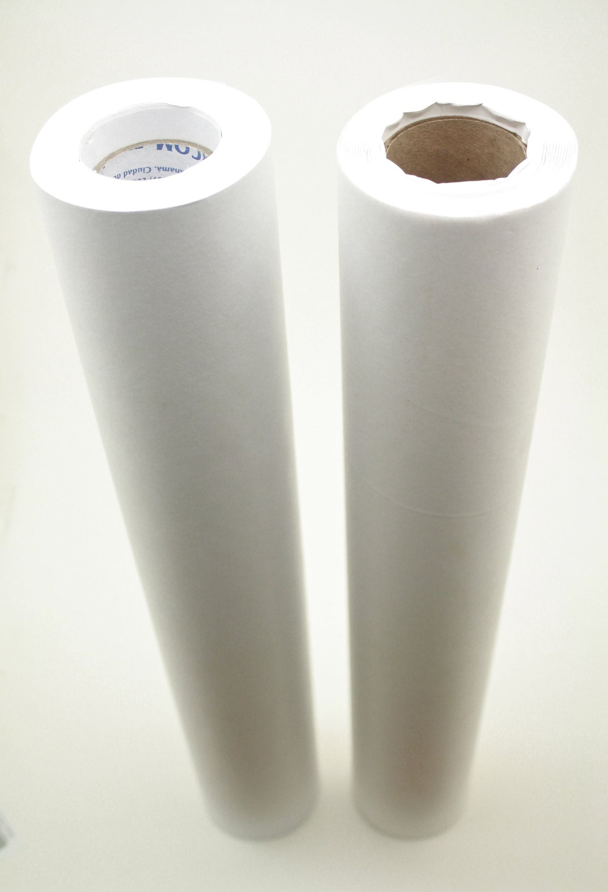 Rollo de Papel camilla satinado 18" x 125'' (con cono)