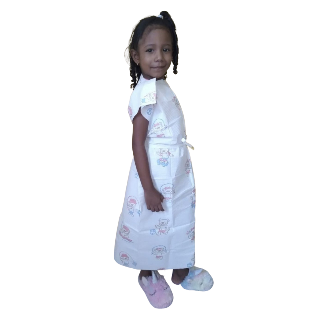 Bata pediátrica blanca de papel desechable con Tiny Tracks