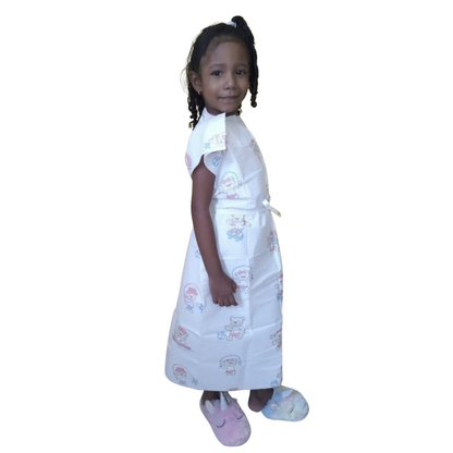 Bata pediátrica blanca de papel desechable con Tiny Tracks