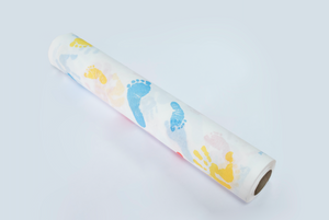 Rollo de Papel camilla pediátrico de Huellitas Tiny Tracks