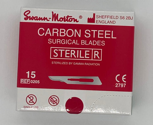Caja de 100  Hojas de Bisturí Estériles número 15 marca Swann Morton