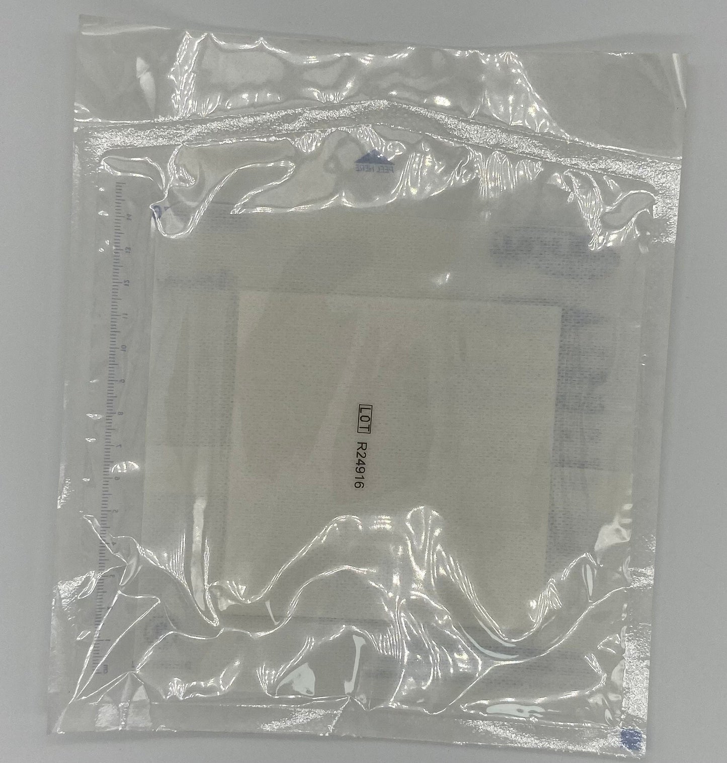 Vendaje estéril no tejido con adhesivo lateral tamaño 2"x3" marca Dukal