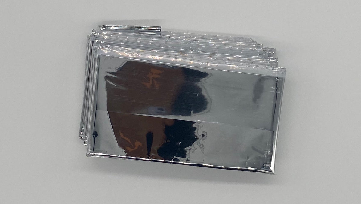 Manta protectora para emergencias 52" x 84"